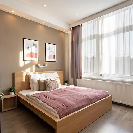 Sunny Central Three Bedroom Apartment Budapest Exterior photo